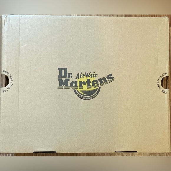 NWOT- Unisex Dr. Martens Jadon Boot - White - Women's 9, Men's 8 -$4.99 Shipping - Picture 13 of 13